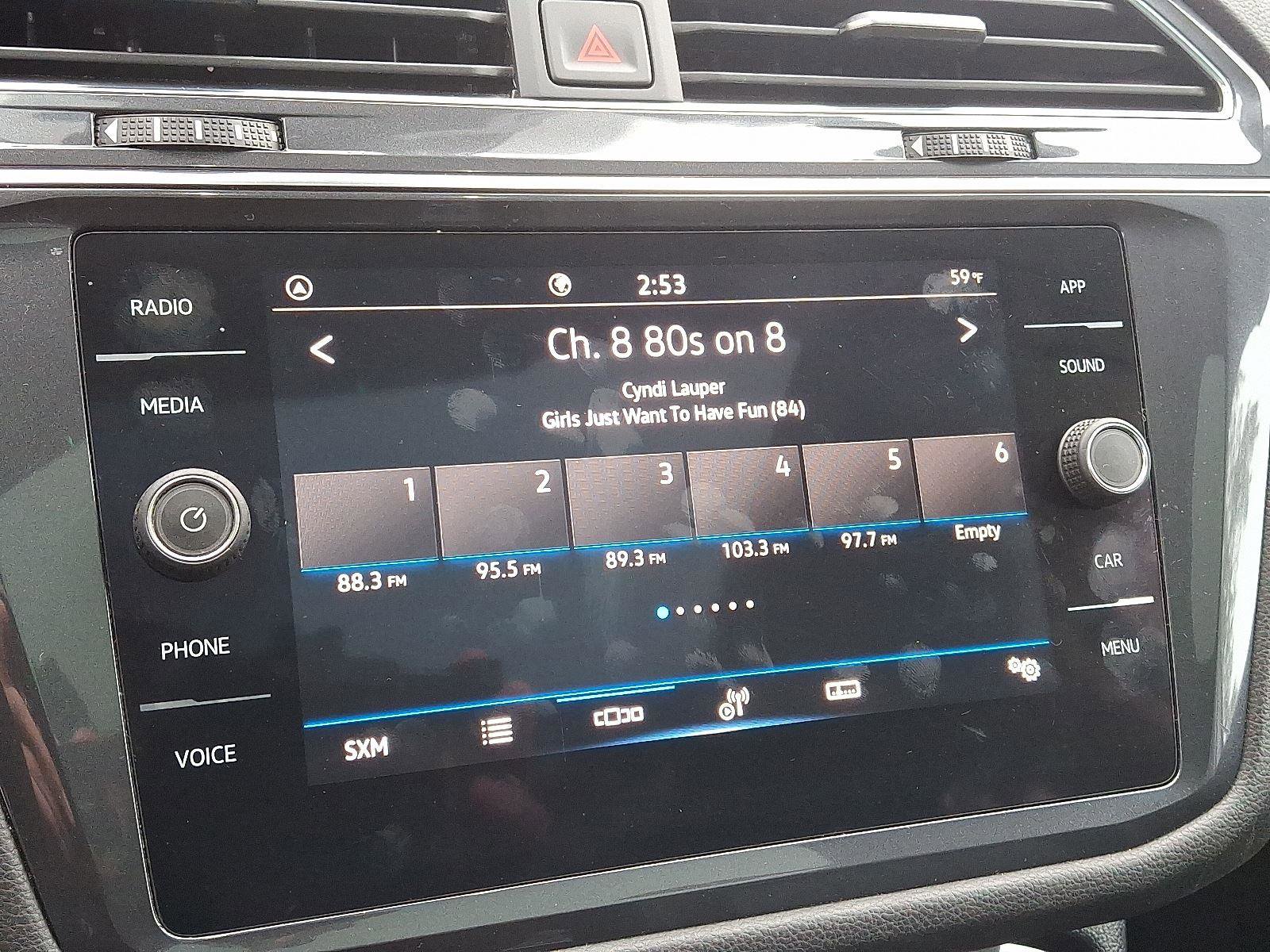 Used 2022 Volkswagen Tiguan SE w/ Panoramic Sunroof Package image 18