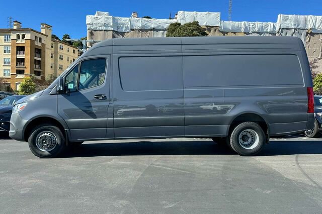 Used 2024 Mercedes-Benz Sprinter 3500 image 7