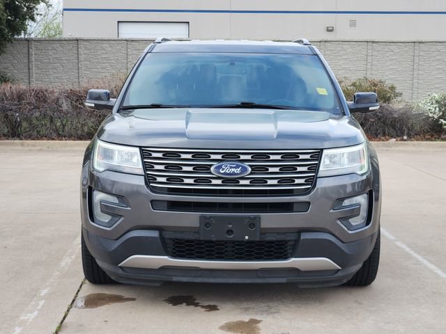 Used 2017 Ford Explorer XLT w/ Equipment Group 201A image 2