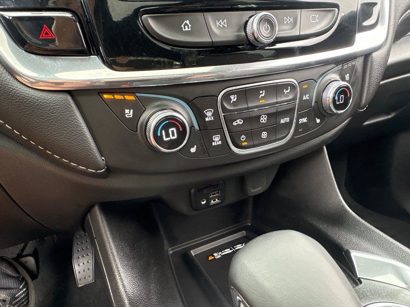 Used 2023 Chevrolet Traverse Premier AWD/4WD image 28