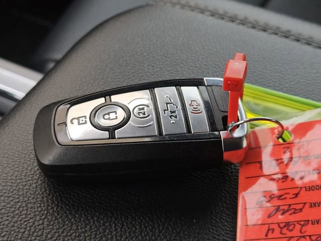 Used 2024 Ford F250 Lariat w/ FX4 Off-Road Package image 38