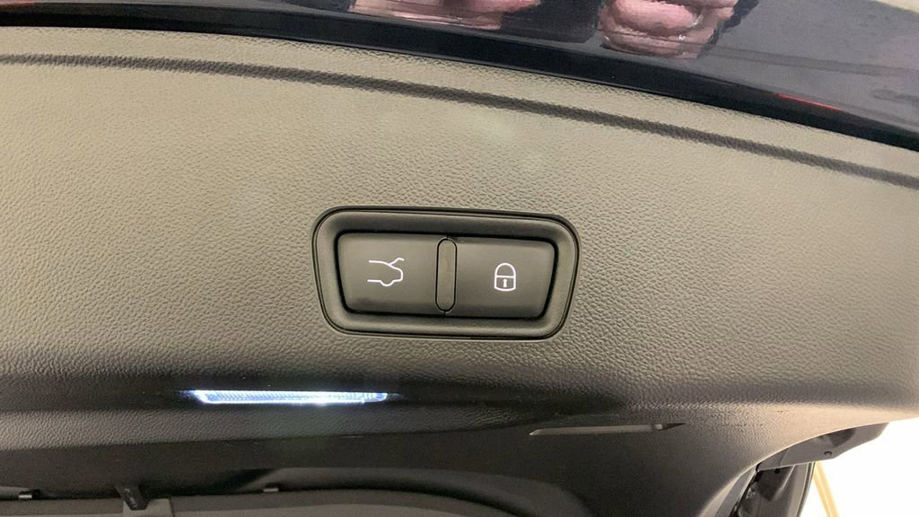 Used 2025 Maserati Grecale Modena image 24