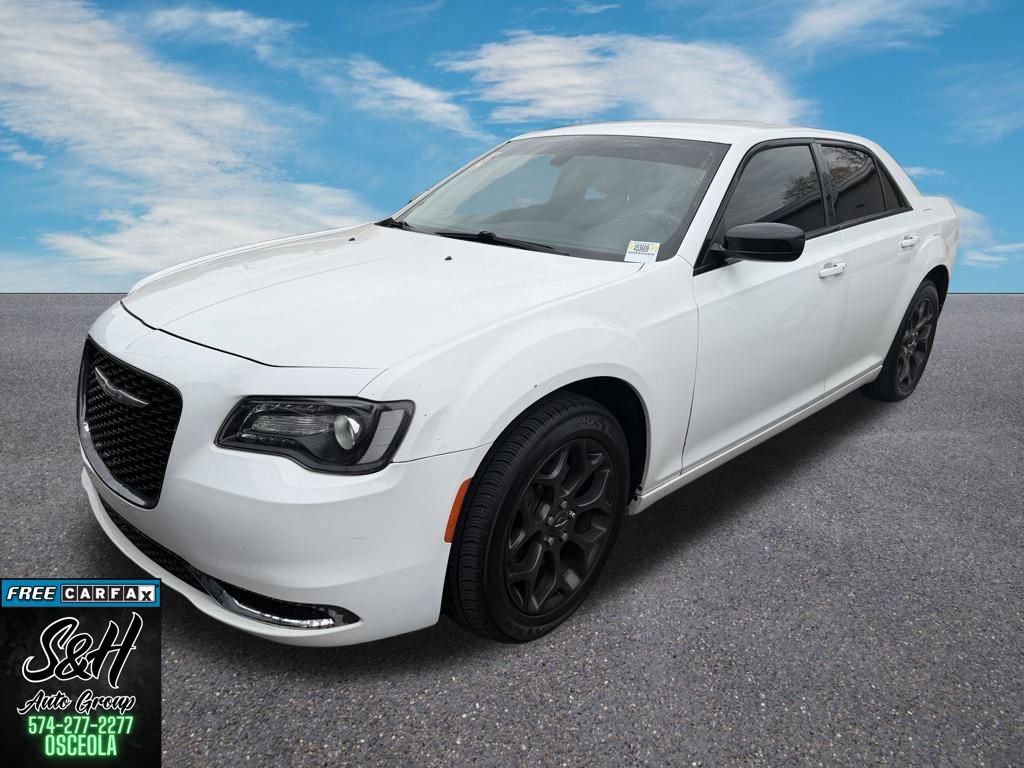 Used 2019 Chrysler 300 Touring w/ Sport Appearance Package AWD/4WD image 3