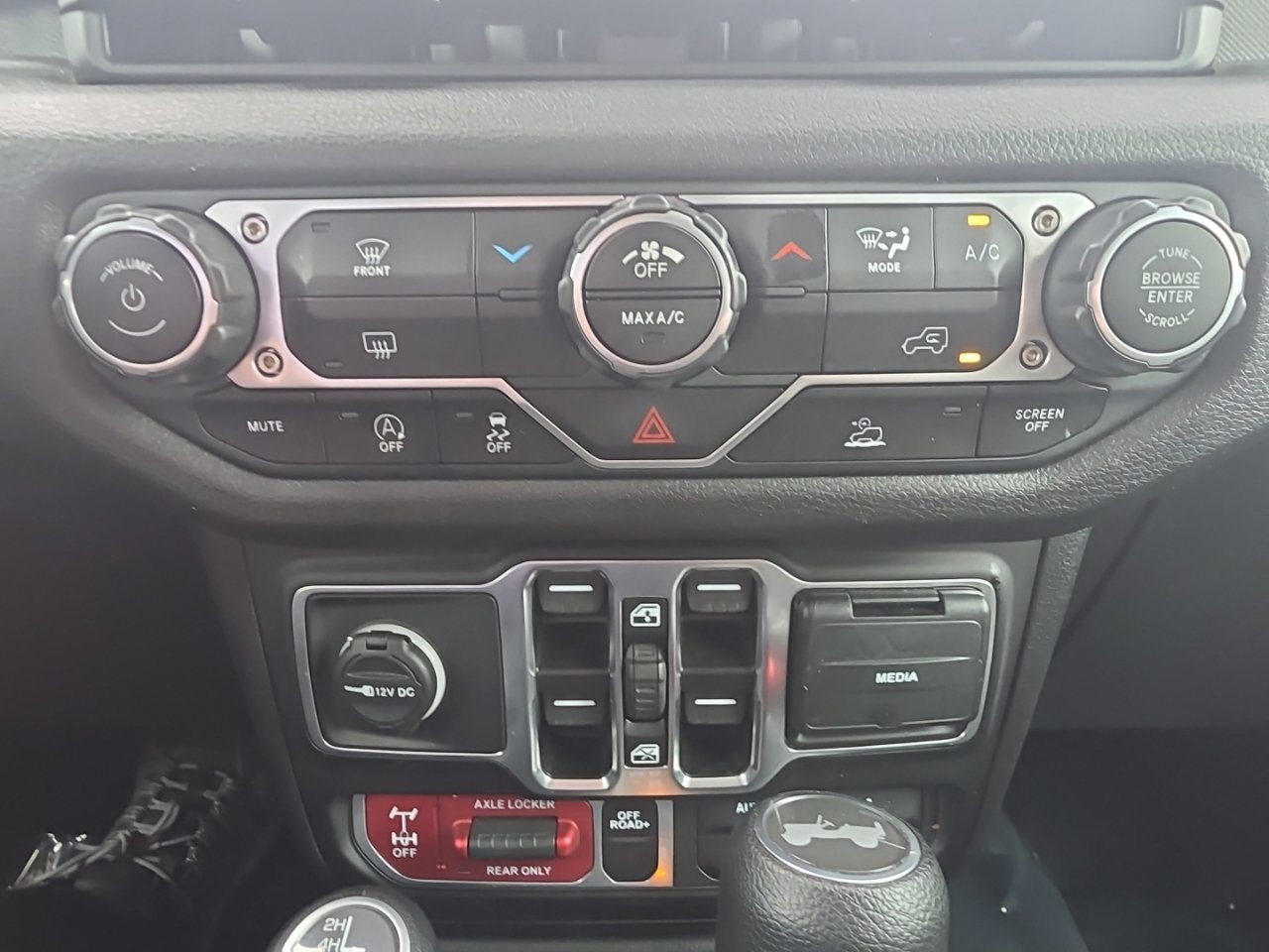 Used 2025 Jeep Wrangler Unlimited Sport AWD/4WD image 21