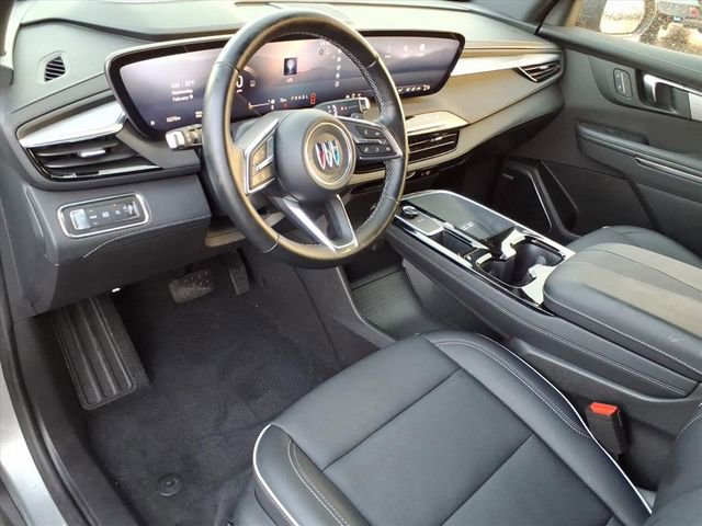 Used 2025 Buick Enclave Preferred image 3