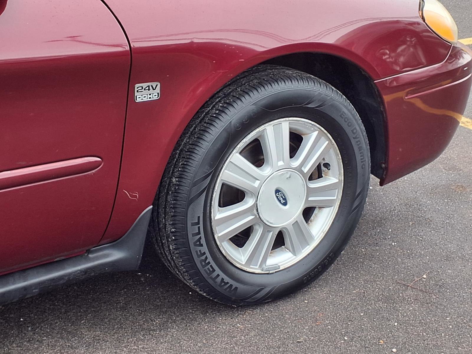 Used 2004 Ford Taurus SEL image 22