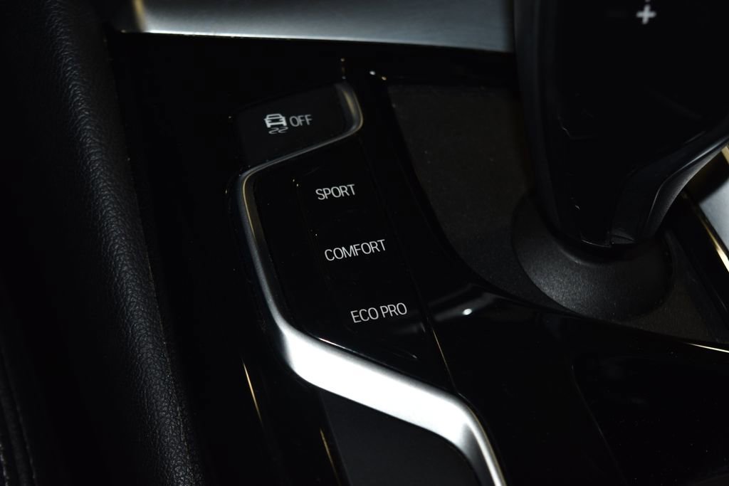 Used 2019 BMW 530i w/ Convenience Package image 19