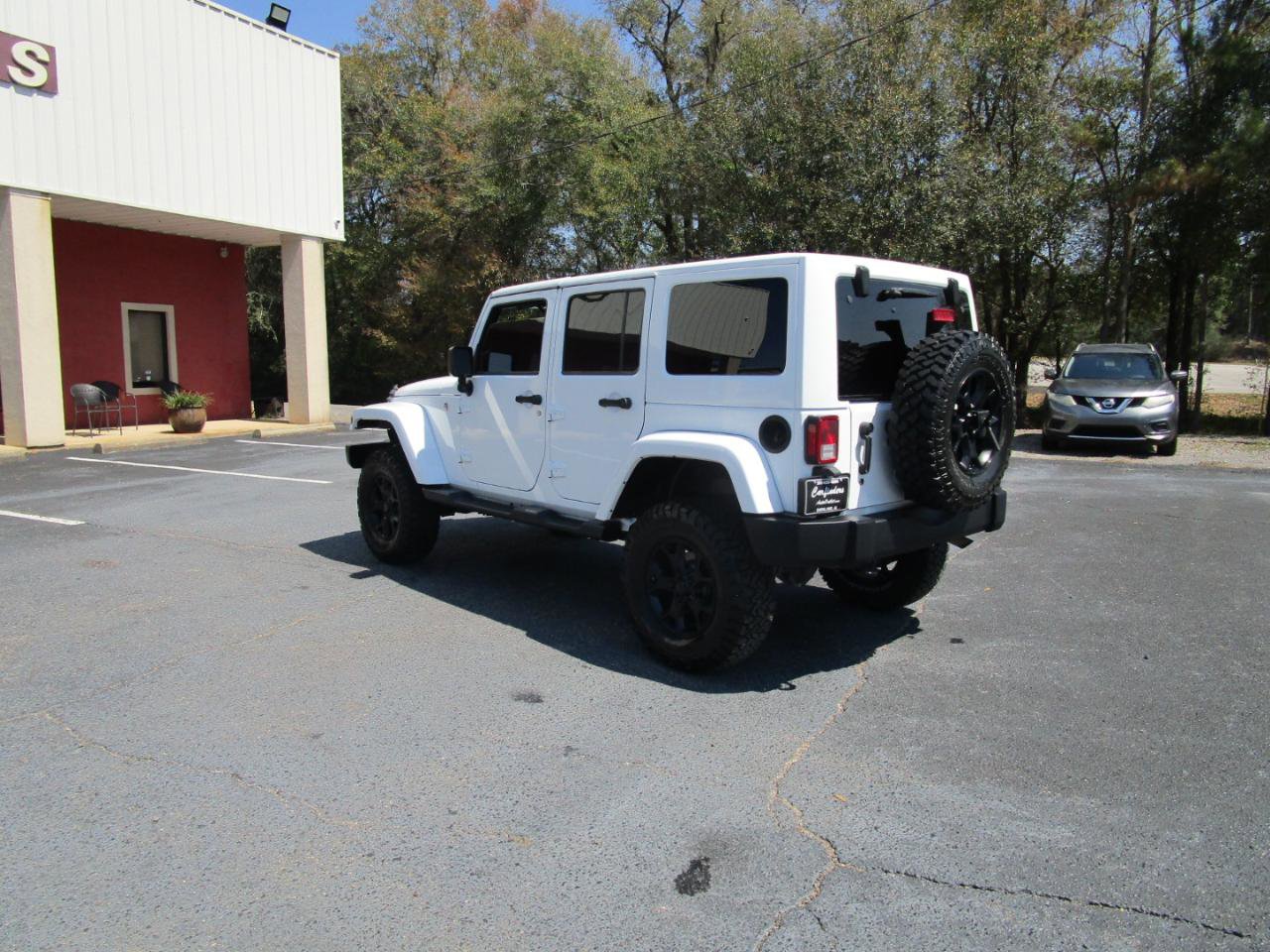 Used 2018 Jeep Wrangler Unlimited Sahara w/ Connectivity Group AWD/4WD image 4