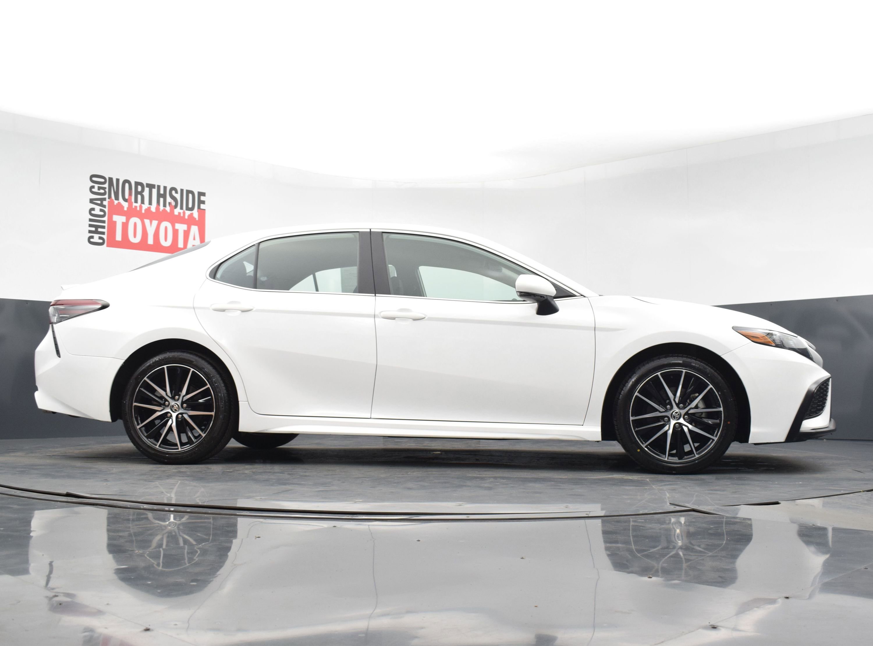 Used 2024 Toyota Camry SE FWD image 27