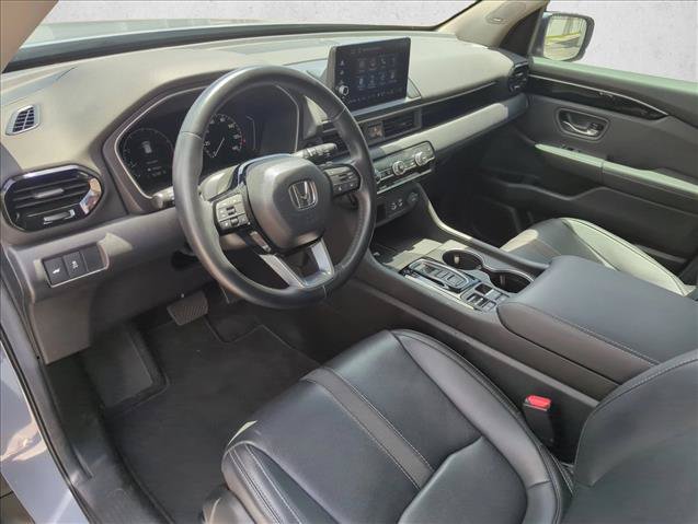 Used 2025 Honda Pilot Touring image 6