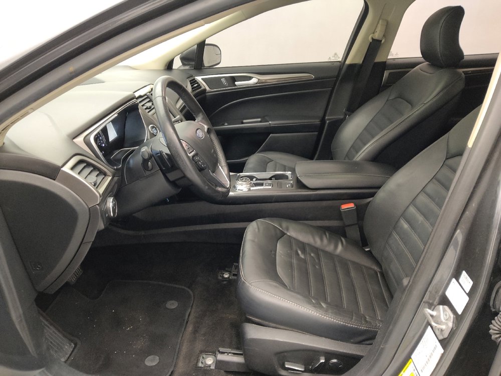 Used 2018 Ford Fusion SE w/ Fusion SE Technology Package image 17