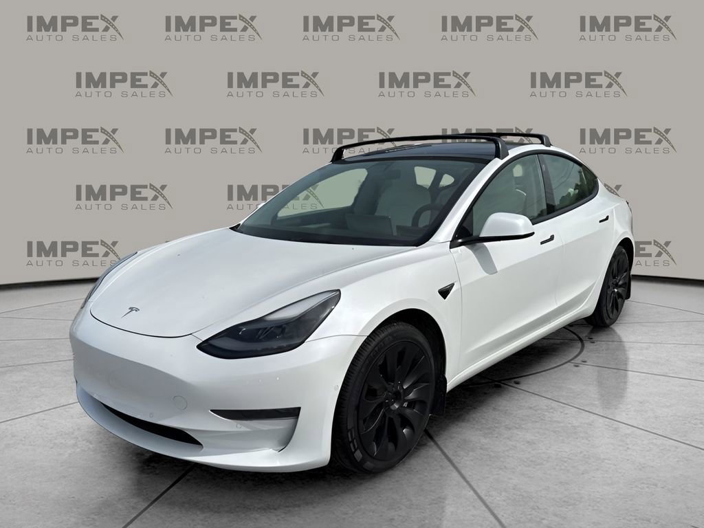 Used 2021 Tesla Model 3 Standard Range Plus image 1