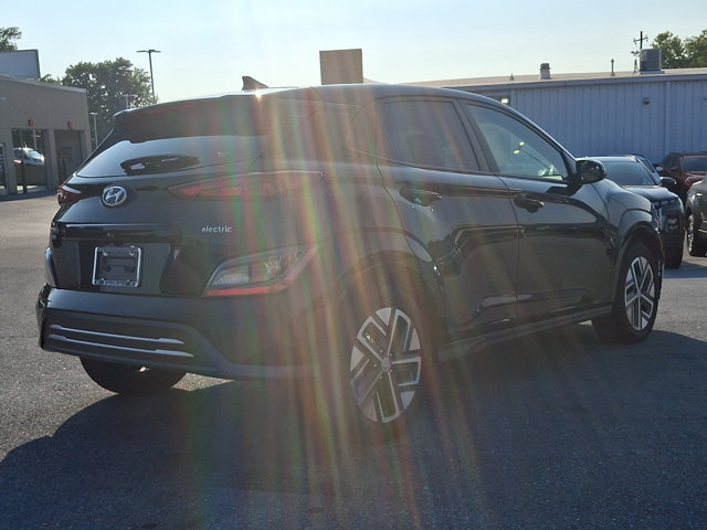 Certified 2023 Hyundai Kona SEL FWD image 5