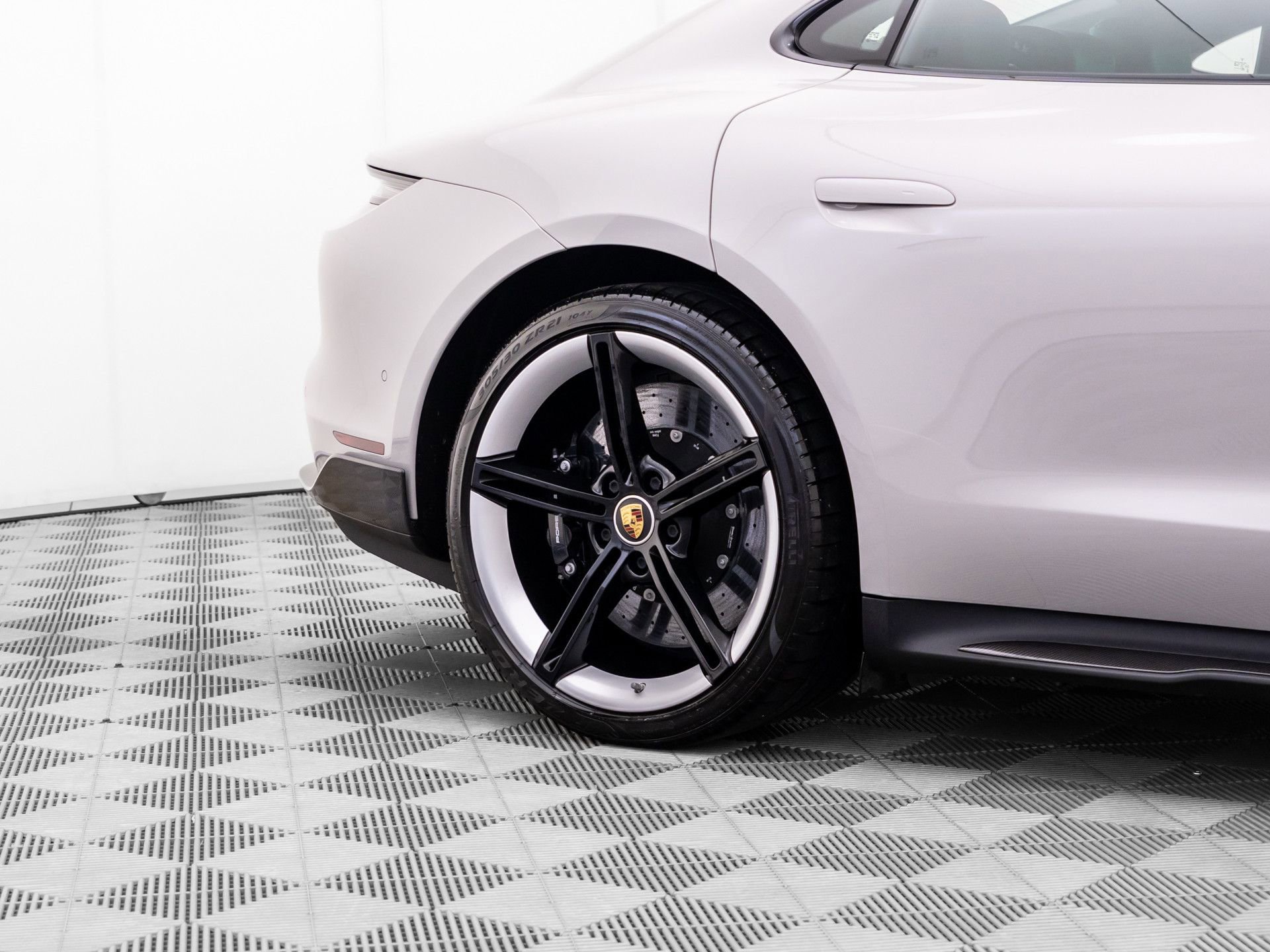 Used 2022 Porsche Taycan Turbo S AWD/4WD image 36