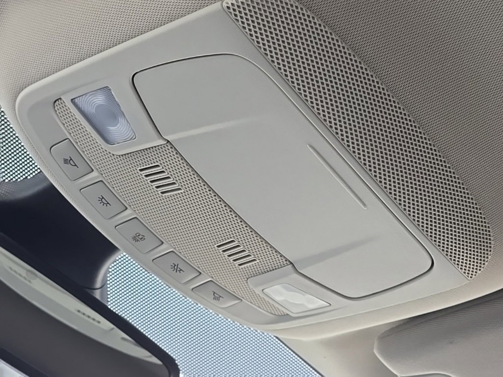 Used 2024 Ford Edge SEL image 27