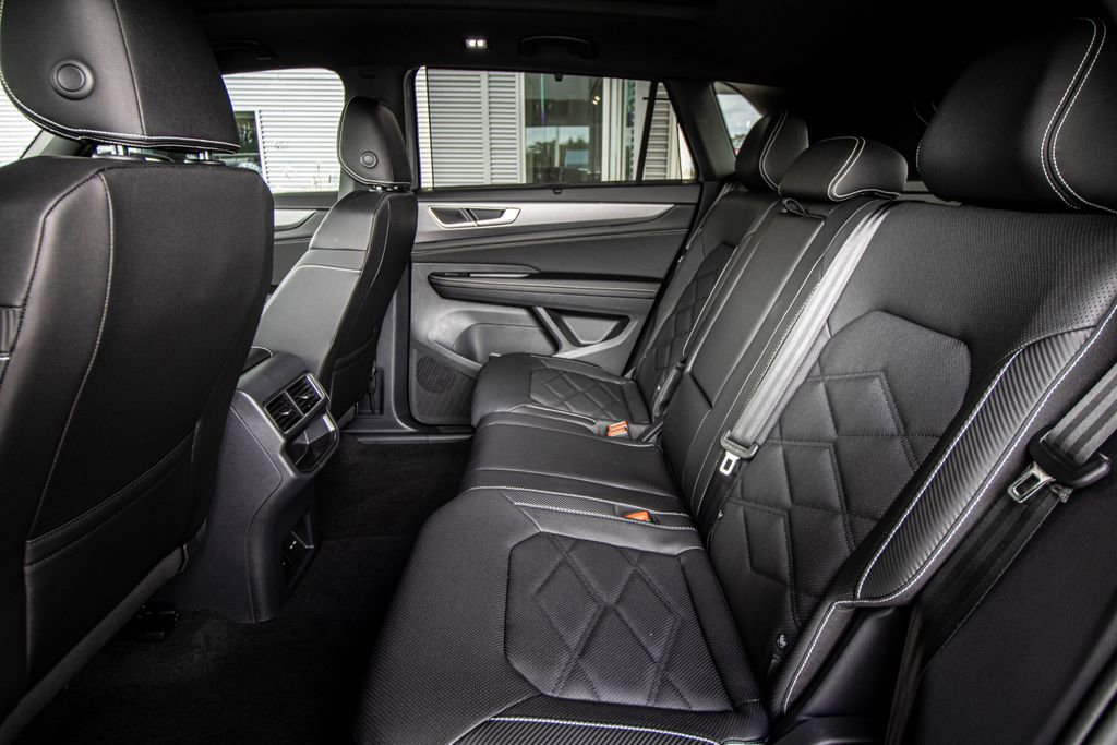 New 2026 Volkswagen Atlas Cross Sport SE FWD image 29