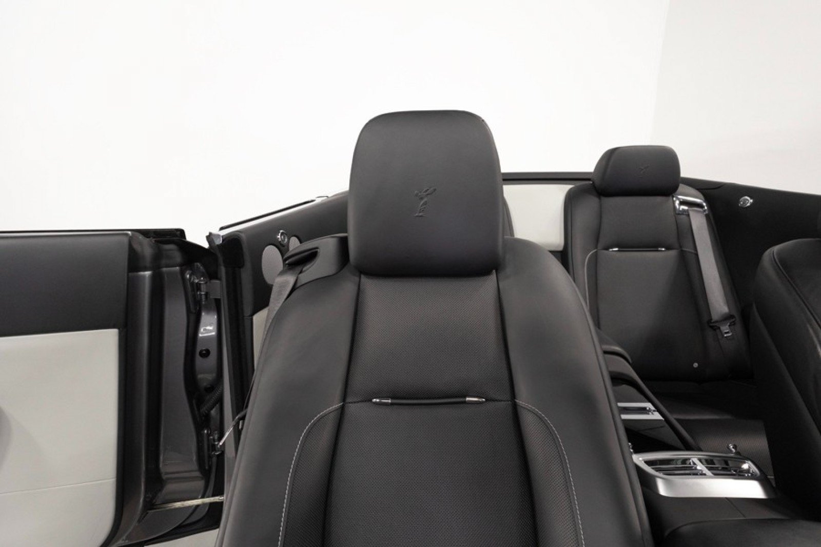 Used 2019 Rolls-Royce Dawn RWD image 59