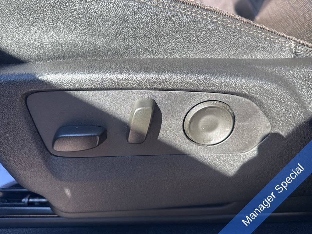 Used 2024 Chevrolet Suburban High Country w/ Premium Package image 28