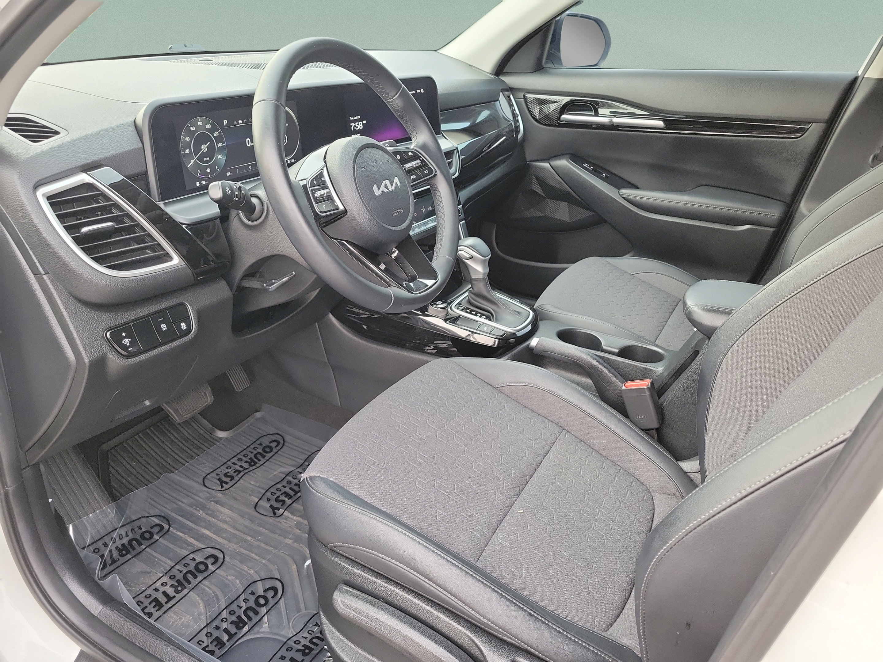 Certified 2024 Kia Seltos S FWD image 16