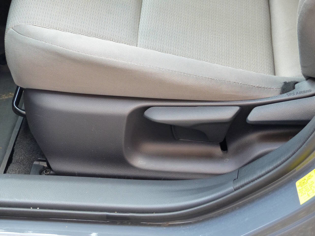 Used 2024 Toyota Prius LE image 19