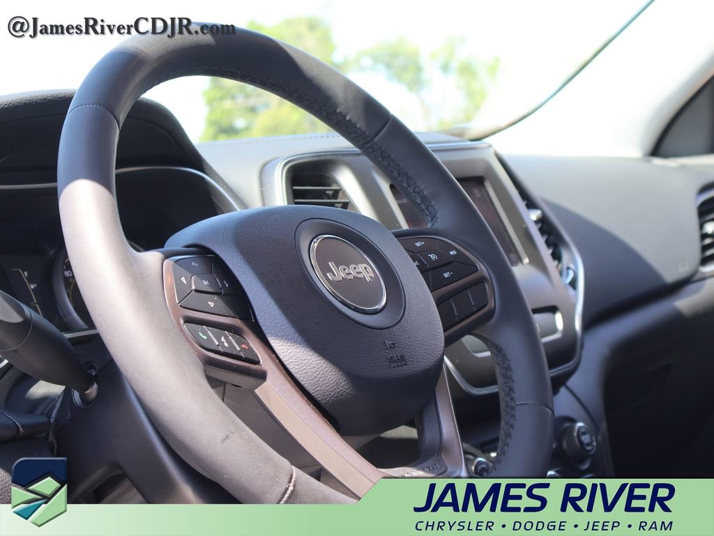 Used 2021 Jeep Cherokee Latitude Lux w/ Mopar Interior Package AWD/4WD image 24