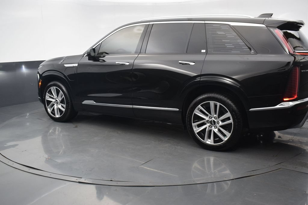 Certified 2026 Cadillac Vistiq Luxury w/ LPO, Floor Liner Package AWD/4WD image 3