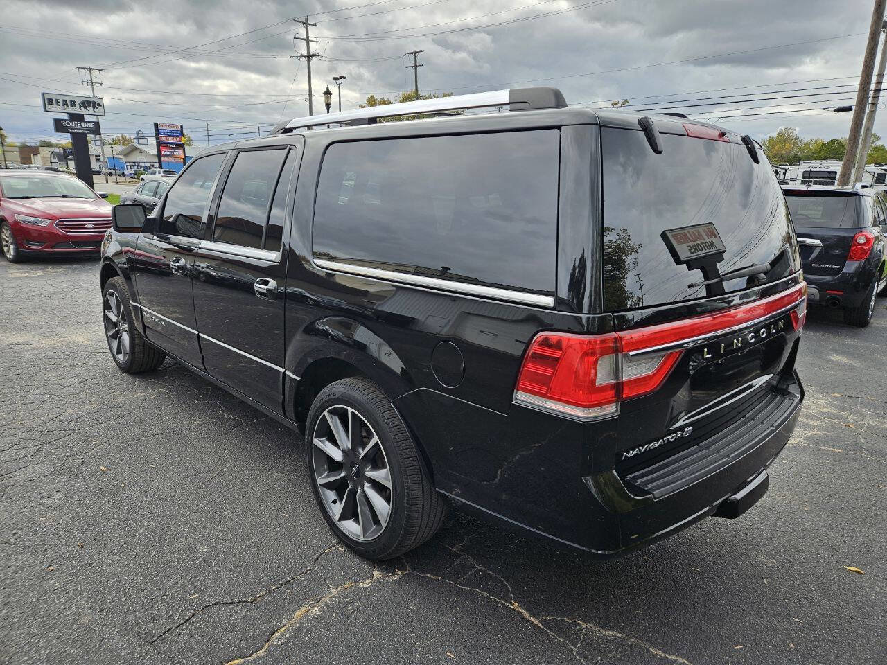 Used 2017 Lincoln Navigator L Reserve image 4