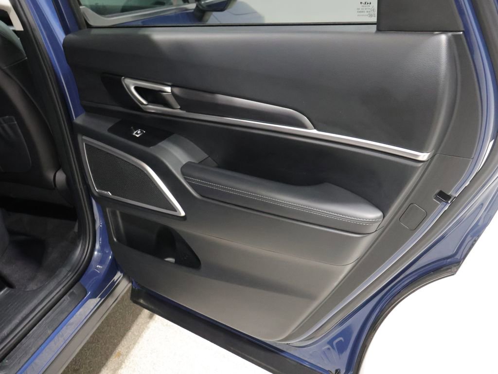 Used 2025 Kia Telluride S image 27