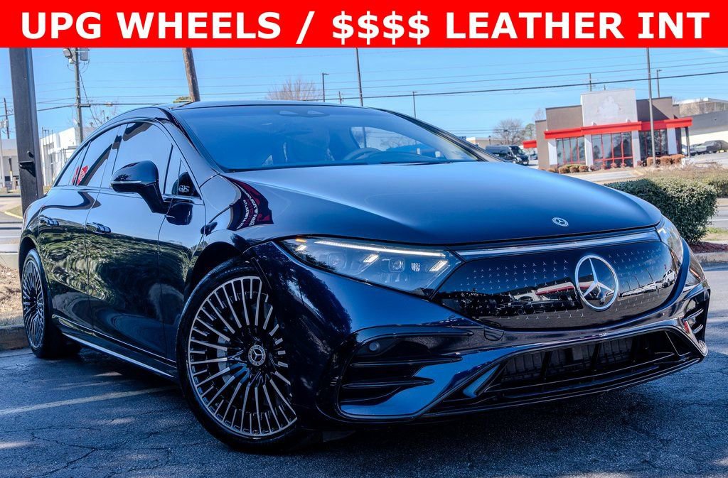 Used 2023 Mercedes-Benz EQS 580 4MATIC Sedan image 3