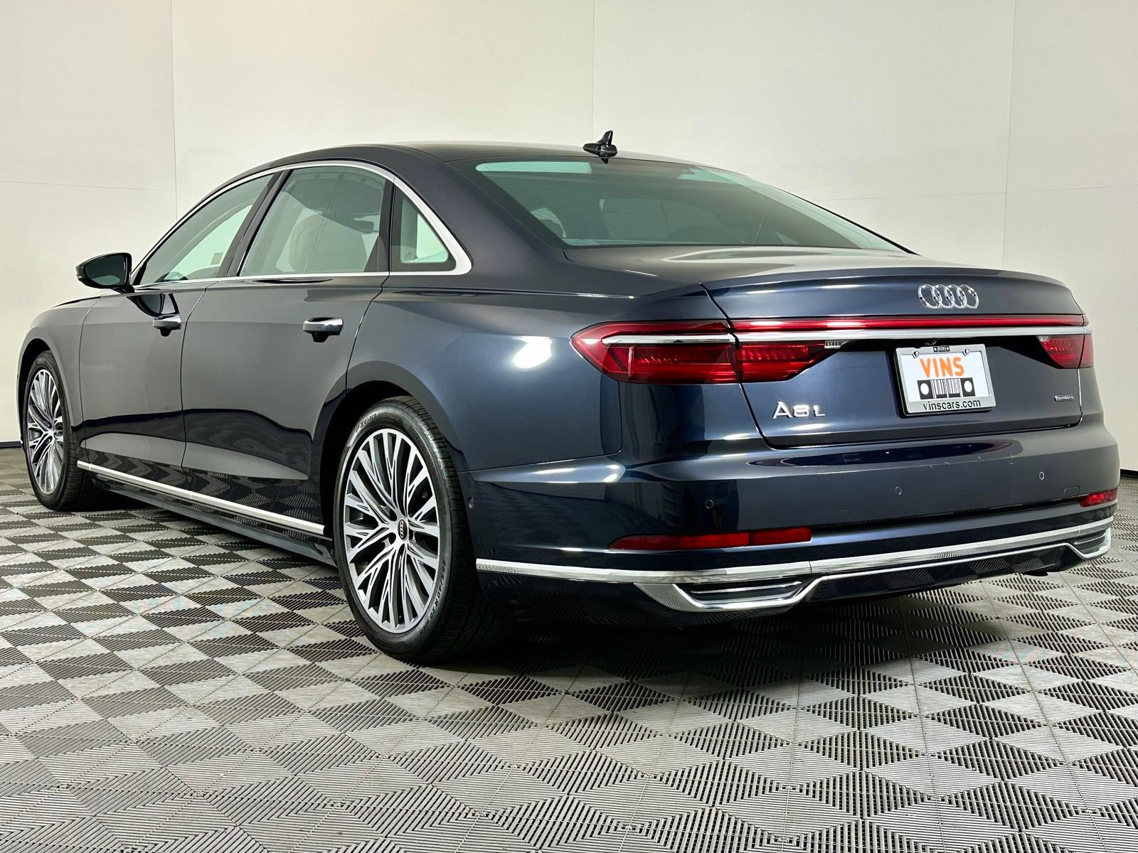 Used 2021 Audi A8 L 3.0T w/ Executive Plus Package AWD/4WD image 18