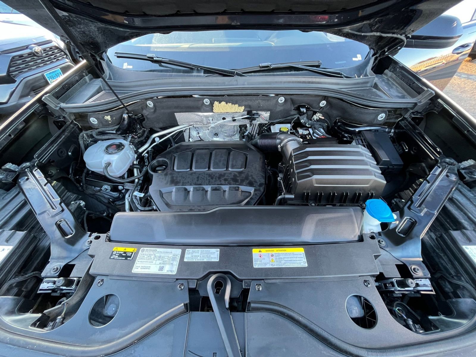 Used 2025 Volkswagen Atlas Cross Sport SE image 33