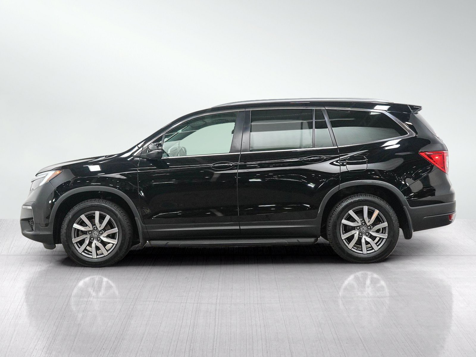 Used 2021 Honda Pilot Black Edition image 2