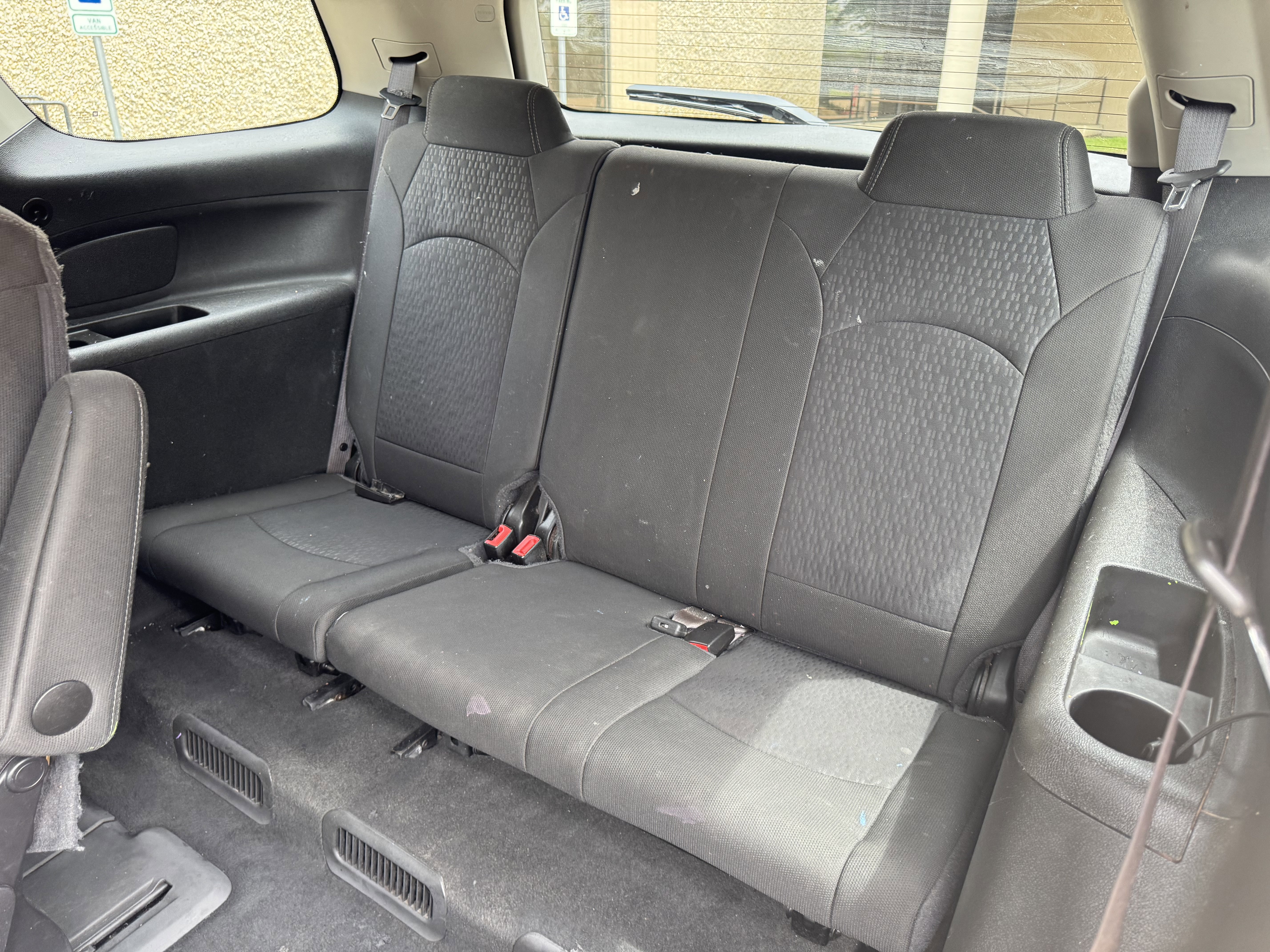 Used 2015 GMC Acadia SLE FWD image 19