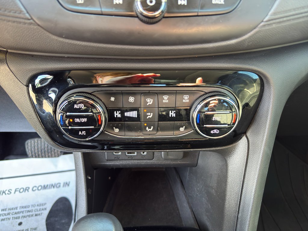 Certified 2022 Buick Encore GX Select w/ Advanced Technology Package image 18