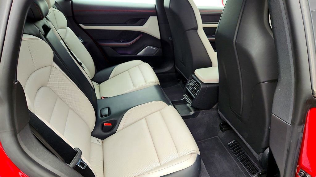 Used 2024 Porsche Taycan 4S image 28