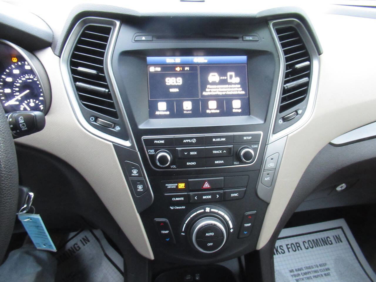 Used 2017 Hyundai Santa Fe Sport image 22