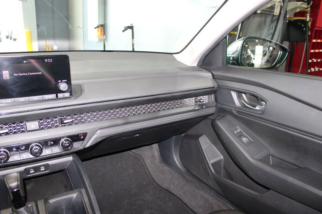 Used 2023 Honda Accord EX image 21