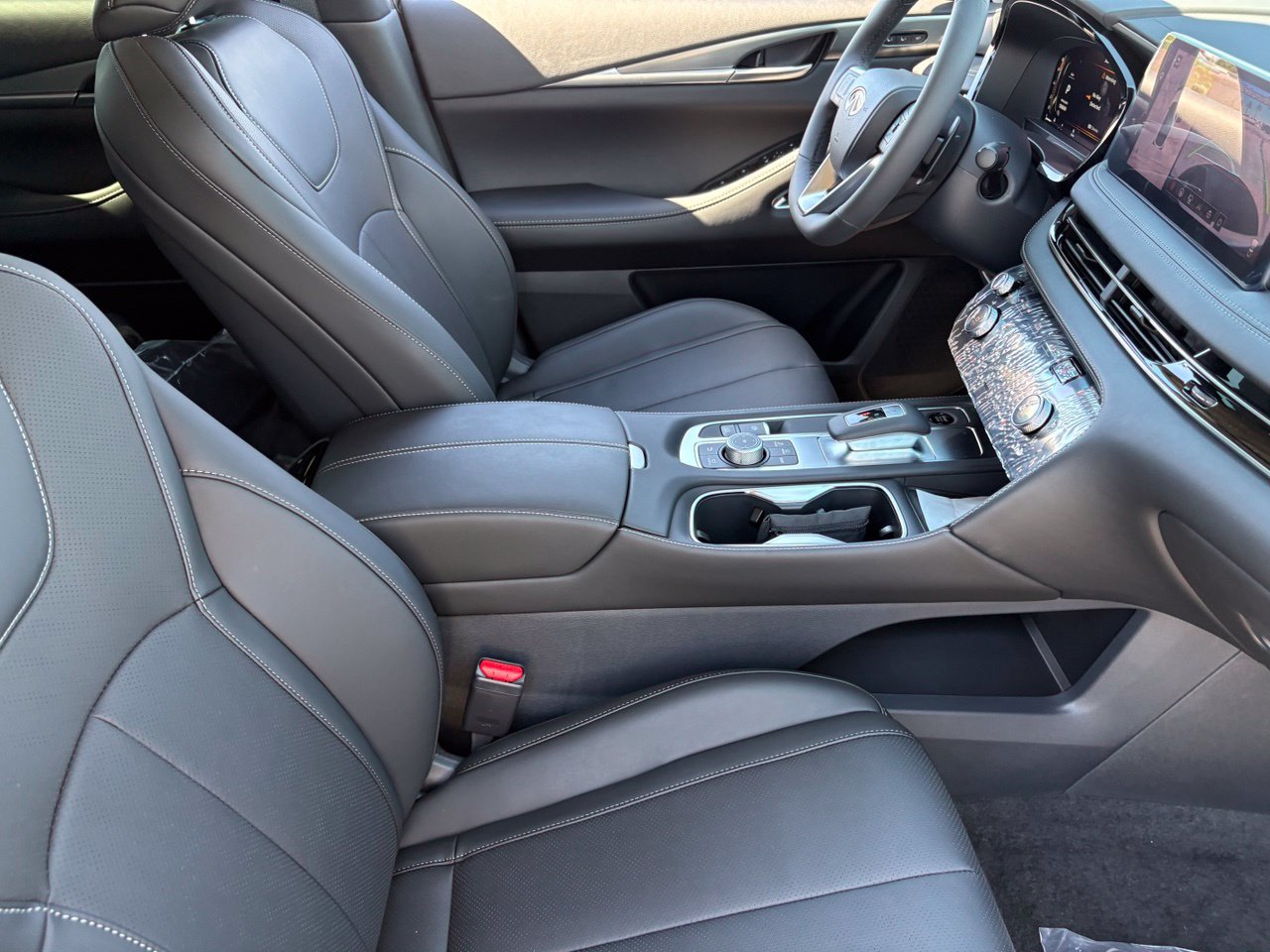 New 2027 INFINITI QX60 Luxe FWD image 12