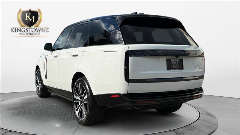 Used 2024 Land Rover Range Rover SE AWD/4WD image 3