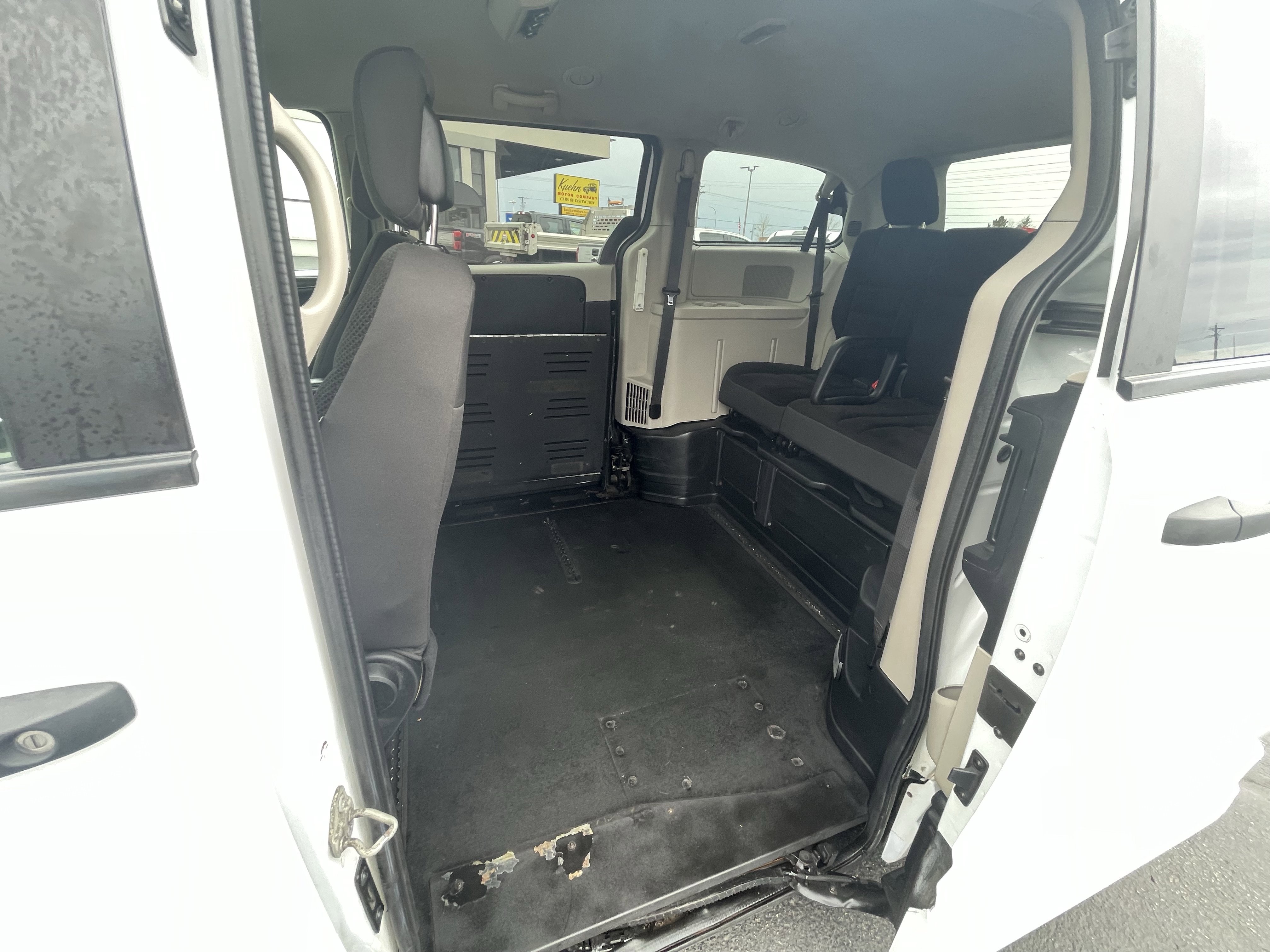 Used 2019 Dodge Grand Caravan SE FWD image 23