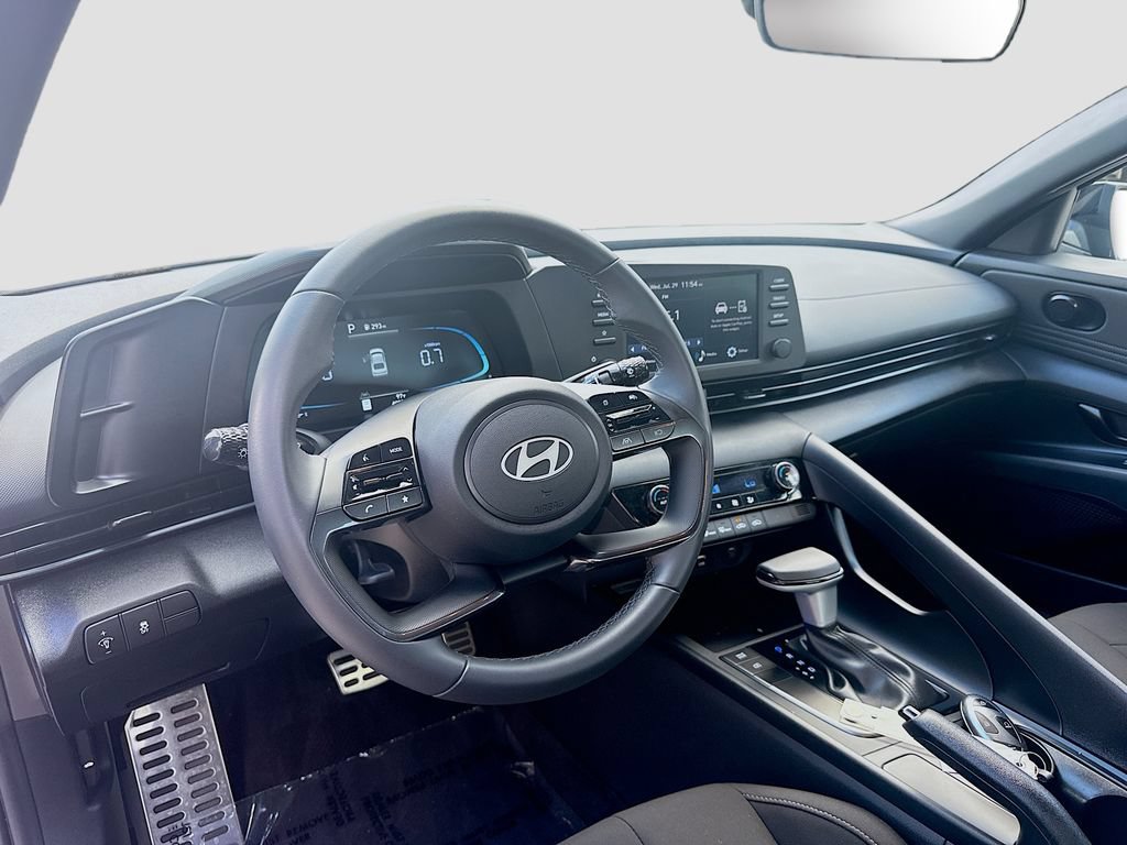 Used 2026 Hyundai Elantra Sport FWD image 7
