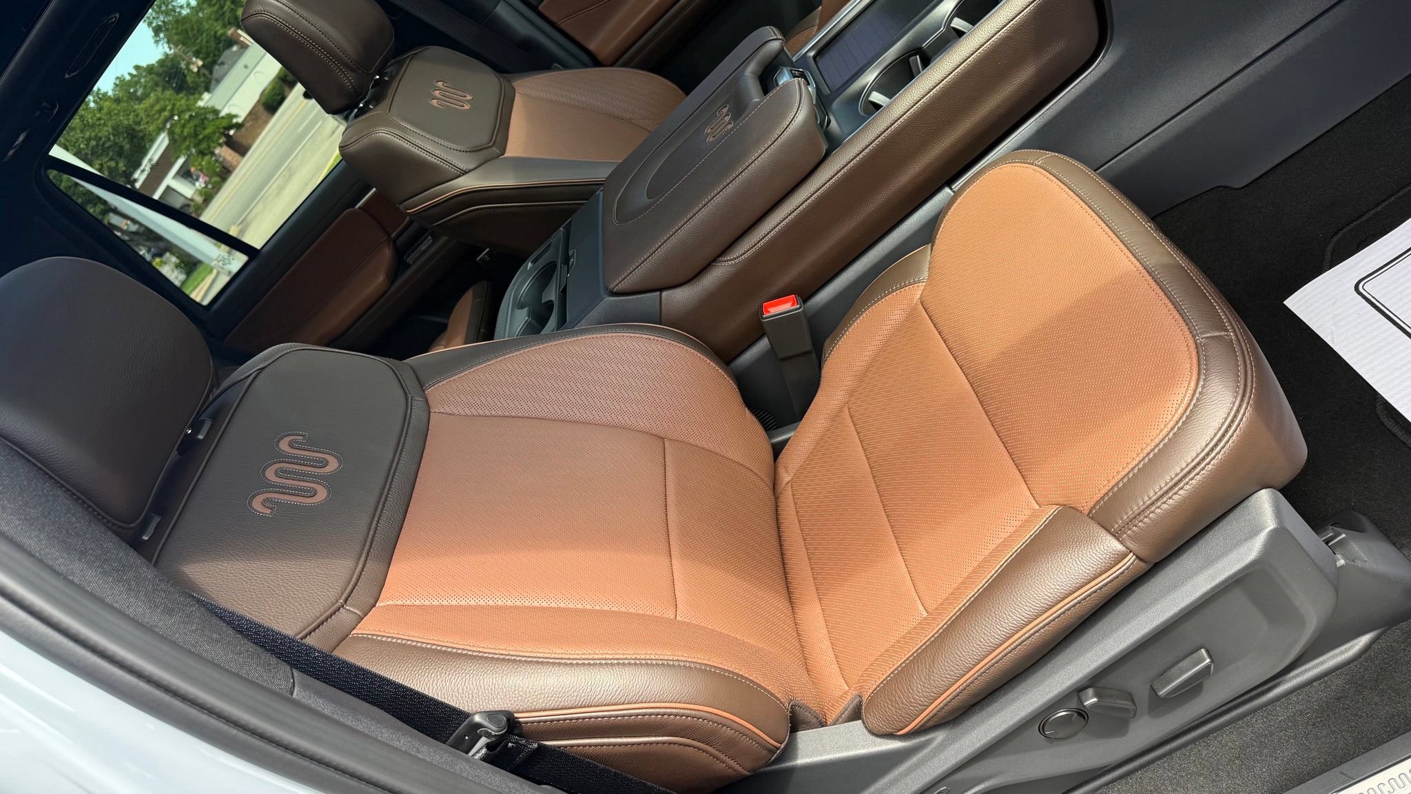 Used 2025 Ford Expedition King Ranch AWD/4WD image 27