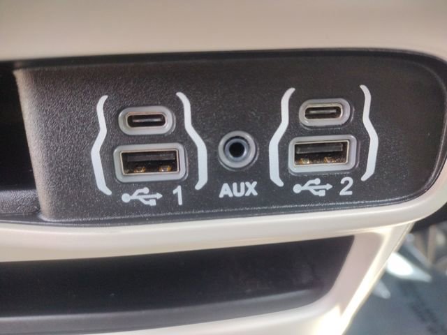 Used 2024 Chrysler Pacifica Touring-L FWD image 64