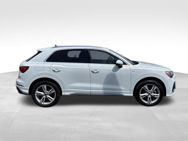 Used 2021 Audi Q3 2.0T Premium w/ Convenience Package AWD/4WD image 9
