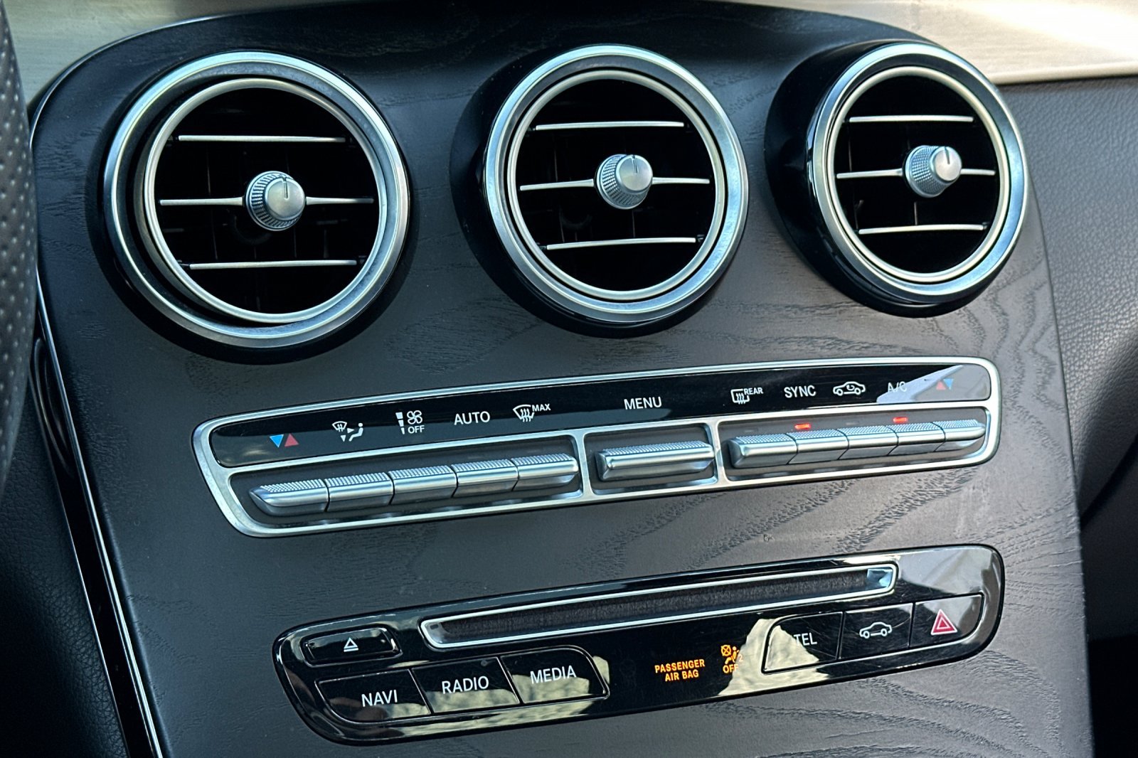 Used 2019 Mercedes-Benz GLC 300 4MATIC image 20