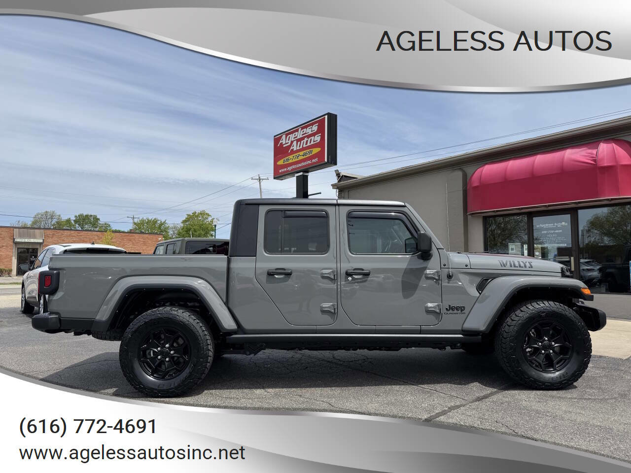Used 2022 Jeep Gladiator Willys AWD/4WD image 1