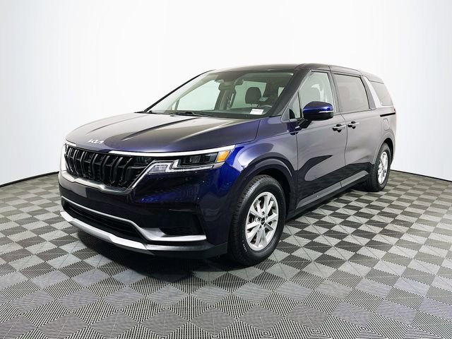 Used 2024 Kia Carnival LX image 4