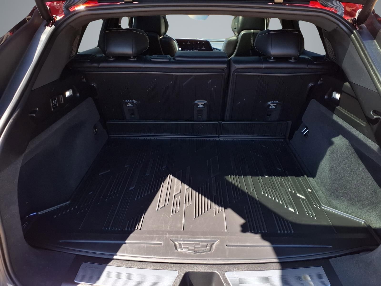 Used 2024 Cadillac Lyriq Luxury w/ LPO, Floor Liner Package AWD/4WD image 12