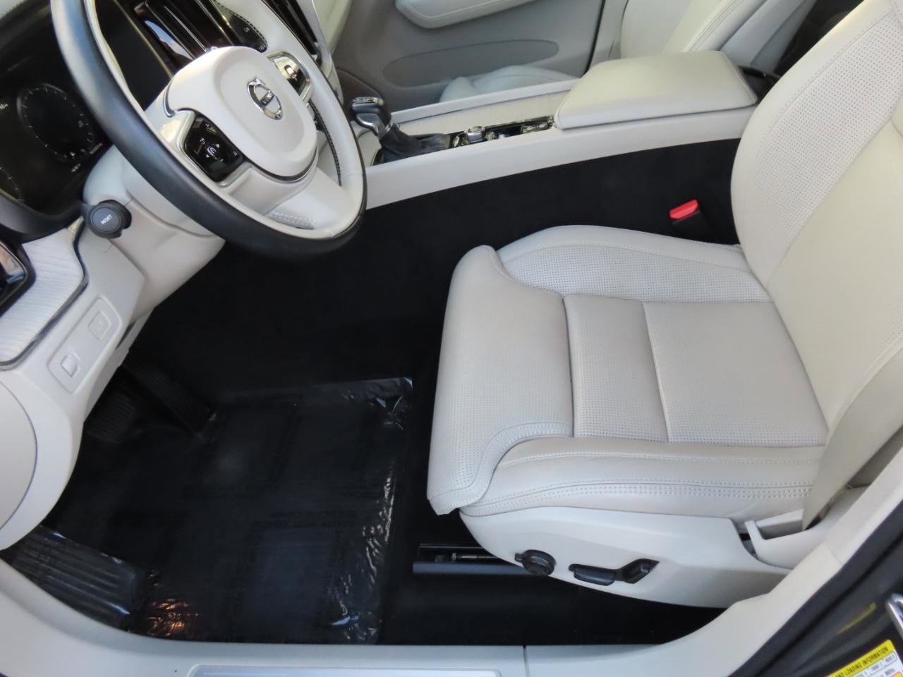 Used 2021 Volvo XC60 T5 Inscription w/ Climate Package image 7