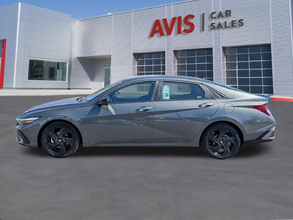 Used 2026 Hyundai Elantra Sport FWD image 8